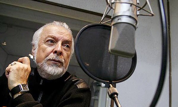 آیندگان وقتی برای نخستین بار صدای او را روی شاهکارهای بزرگ تاریخ سینما بشنوند احتمالاً از خود خواهند پرسد «مگر او زنده است؟!» اطمینان دارم شنیدن صدای او روی چهره رابرت ردفورد (از درون آفریقا) کلینت ایستوود (پل های مدیسون کانتی) پل نیومن (ووسا و بازی پنج نفره) ایو مونتان(بیا عشق بورزیم) کلاک گیبل (در ناپل شروع شد و ناجورها) برت لنکستر (جدال در اوکی کورال/ دوبله دوم) استوارت گرینجر (سالومه) ریچارد برتن (خرقه/ دوبله دوم [یا شاید سوم!]) ویکتور میچر (دیمیتریوس و گلادیاتورها/ دوبله دوم) رابرت تیلور (کجا می روی؟) ریچارد هریس (کرامول/ دوبله دوم) و چندین و چند فیلم به یادماندنی دیگر برای آیندگان غافلگیرکننده خواهد بود. بله! او زنده است!